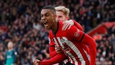 Southampton - Tottenham 2-1: Harry Kane mở tỷ số, Valery, Ward-Prowse ngược dòng hạ đối thủ
