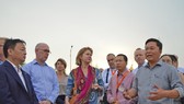 Bộ trưởng Bộ TN-MT Trần Hồng Hà và lãnh đạo UBND tỉnh Quảng Nam làm việc với Bộ trưởng Bộ Cơ sở hạ tầng và quản lý nước Hà Lan Cora van Nieuwenhuizen