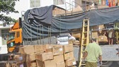 Bắt giữ hơn 1000 kg bột cà phê và nhiều hàng hoá không rõ nguồn gốc