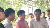 Lãnh đạo Genco 1 thăm hỏi, hỗ trợ gia đình các nạn nhân. Ảnh: PHAN THANH