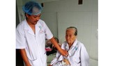 Phẫu thuật thành công cho bà cụ 84 tuổi bị sỏi bàng quang, hiếm gặp