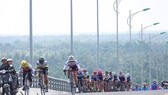 Cung đường miền Tây với nhiều cầu có độ dốc lớn.