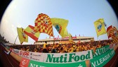 Sân Thiên Trường trở thành "chảo lửa" mới ở V-League 2018. Ảnh: MINH HOÀNG