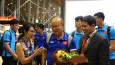 HLV Park Hang-seo đã được chào đón nồng nhiệt khi vừa đến Kuala Lumpur. Ảnh: THANH ĐÌNH