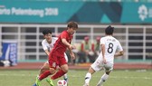 Minh Vương với siêu phẩm trong trận gặp Hàn Quốc tại Asiad 2018. Ảnh: ANH KHOA