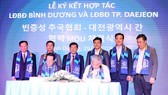 Lãnh đạo hai Liên đoàn tại lễ ký kết. Ảnh: THANH VIỆT