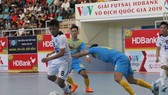 Thái Sơn Nam vượt qua Sanna Khánh Hòa ở vòng 4. Ảnh: HỮU THỊNH