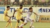 Minh Vương trong pha tăng tốc ghi bàn nâng tỷ số 2-0 cho HA.GL. Ảnh: ANH TIẾN