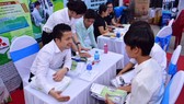 Yes Center tư vấn và giới thiệu việc làm cho thanh niên. Ảnh: THU HƯỜNG