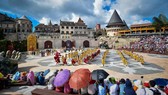 Từ “Vũ hội Ánh Dương”, ngẫm về du lịch lễ hội tại Việt Nam