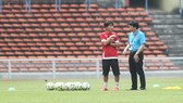 Thất bại ở AFF Cup 2016 và SEA Games 2017, bóng đá Việt Nam lại hướng về... thầy ngoại. Ảnh: Bạch Dương