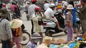 Xóa "chợ cóc," chợ tạm: Cần thay đổi thói quen tiêu dùng
