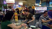S&P's hạ xếp hạng tín nhiệm Trung Quốc xuống A+