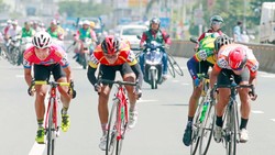 Pha nước rút tại đích đến. Ảnh: DƯƠNG THU
