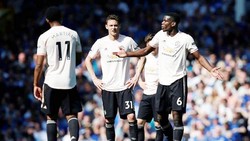 Vẻ thất vọng của các ngôi sao Man.United đang lộ rõ. Ảnh: Getty Images
