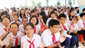 Ngân sách chi thêm 4.730 đồng/năm để miễn học phí THCS và hỗ trợ học sinh ngoài công lập 