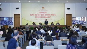 Buổi họp báo trưa 20-11
