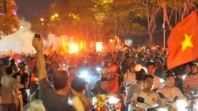 Thủ tướng mong đội tuyển bóng đá nam thi đấu hết mình vì màu cờ sắc áo