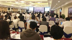 Các chuyên gia, doanh nghiệp, khách mời... dự hội thảo ngày 24-10 do VIAC tổ chức.
