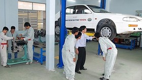 Students of the Cao Thang Technical College in their practice session