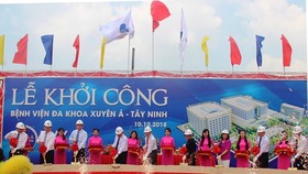 The ceremony to start the construction of the Xuyen A-Tay Ninh hospital on October 10 (Photo: VNA)