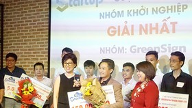 The champion of the contest ‘IoT Startup 2018’. Photo by Le Duy
