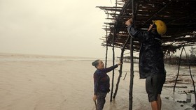 Residents in Ben Tre prepare for typhoon ( Photo: SGGP)