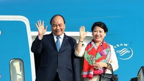 Prime Minister Nguyen Xuan Phuc and his spouse (Photo: VNA)