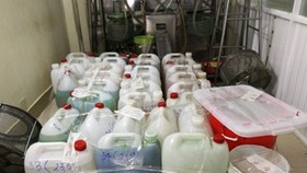 Nguyên liệu dùng làm thực phẩm chức năng giả được cơ quan chức năng thu giữ được