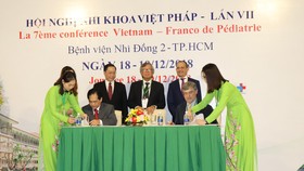 Bệnh viện Nhi Đồng 2 và Viện Trường CHU Grenoble (Pháp) ký kết hợp tác