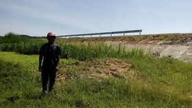 đất nông nghiệp bên đường cao tốc bị sa bồi