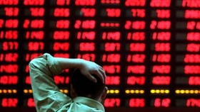 FED tăng lãi suất, VN-Index giảm, vàng và USD tăng