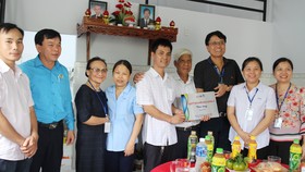 Lo cái khó của công nhân