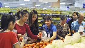 Các sản phẩm của Đà Lạt bày bán phục vụ người dân TPHCM và các tỉnh tại siêu thị Co.opmart