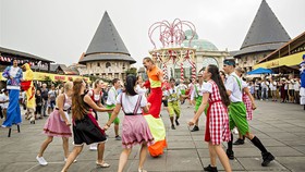 Đến Sun World để… sống trong hội hè
