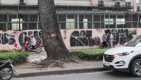 Xử mạnh hành vi bôi bẩn những bức tường