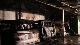Cháy garage, nhiều ô tô bị thiêu rụi