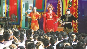 Chương trình sân khấu học đường quảng bá nghệ thuật dân tộc