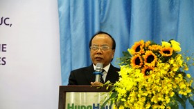 PGS-TS Trần Văn Thiện, Hiệu trưởng Trường ĐH Văn Hiến phát biểu khai mạc hội thảo