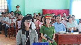 Huynh Thuc Vy sentenced to 2 years and 9 months in prison for insulting the national flag (Source: VNA)