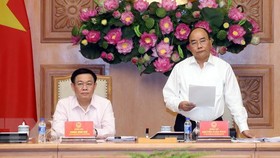 Thủ tướng Nguyễn Xuân Phúc phát biểu tại phiên họp