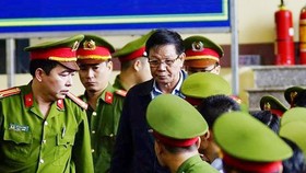 Xét xử “đại án” đánh bạc hàng ngàn tỷ: Đường dây đánh bạc được “bảo kê” như thế nào?