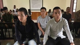 Các bị cáo tại phiên tòa xét xử