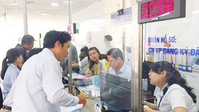 Cắt “giấy phép con” vẫn còn trên giấy