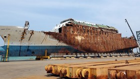 Xác phà Sewol sau khi được trục vớt. Ảnh: YONHAP
