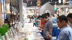 Khá nhiều khách hàng tìm đến Ngày hội băng đĩa Phương Nam 2018