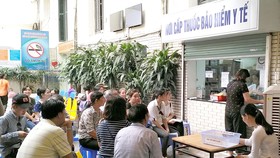Những ngày đầu điều chỉnh giá viện phí: Lo chất lượng dịch vụ y tế giảm