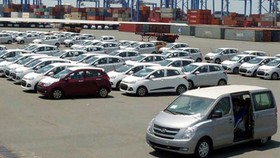 Nhập khẩu giảm mạnh, nhiều dòng ô tô khan hiếm, tăng giá bán
