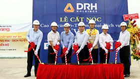 Cất nóc căn hộ có giá tốt nhất khu Nam