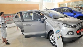 Trái chiều thị trường ô tô cận tết